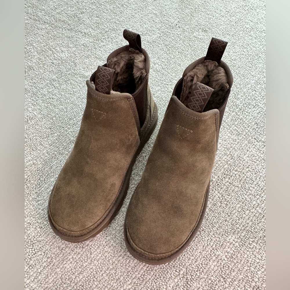 Uggs Neumel Chelsea boot